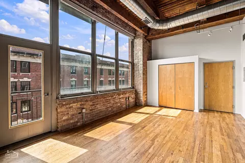 Living - 1500 W Monroe St #411, Chicago, IL 60607 photo 3 of 3