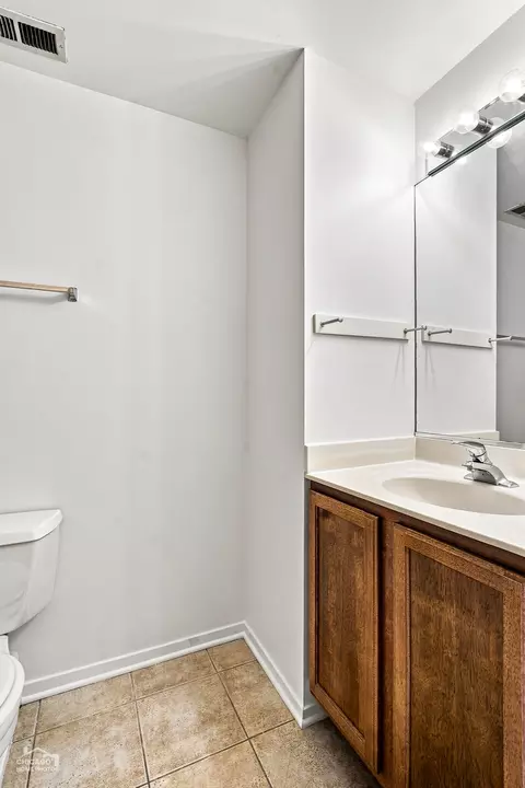 Bath - 1500 W Monroe St #411, Chicago, IL 60607 photo 1 of 2