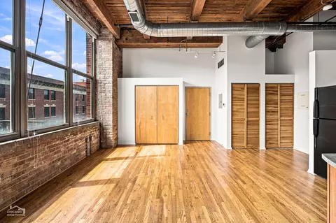 Living - 1500 W Monroe St #411, Chicago, IL 60607 photo 2 of 3