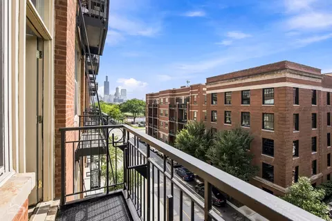 Exterior - 1500 W Monroe St #411, Chicago, IL 60607 photo 4 of 4