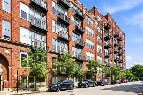 Exterior - 1500 W Monroe St #411, Chicago, IL 60607 photo 2 of 4