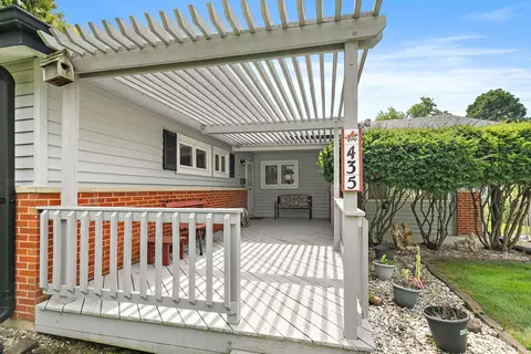 Exterior - 435 Kingman Ln, Hoffman Estates, IL 60169 photo 6 of 13