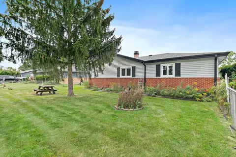 Exterior - 435 Kingman Ln, Hoffman Estates, IL 60169 photo 13 of 13