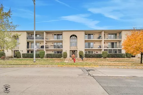 10538 Central Ave #1-S, Chicago Ridge, IL 60415