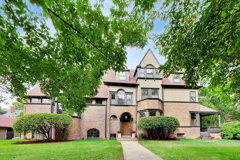 225 Hamilton St, Evanston, IL 60202
