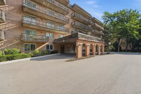 512 Redondo Dr #509, Downers Grove, IL 60516