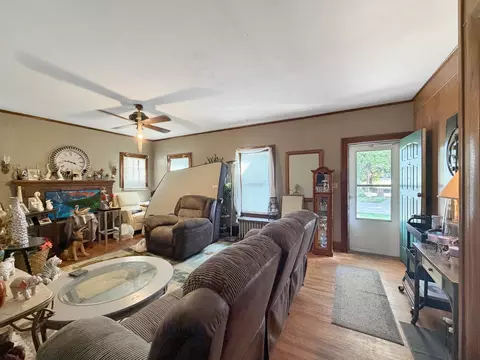 Living - 526 E Jefferson St, Freeport, IL 61032 photo 2 of 2