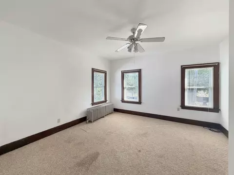 Bedroom - 526 E Jefferson St, Freeport, IL 61032 photo 3 of 4