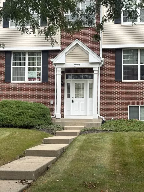 277 S Oak Creek Ln, Romeoville, IL 60446