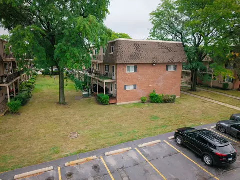 Exterior - 2508 Algonquin Rd #2, Rolling Meadows, IL 60008 photo 3 of 8