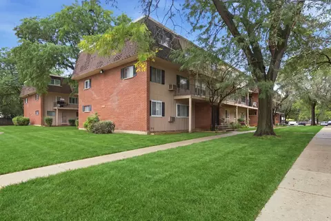 Exterior - 2508 Algonquin Rd #2, Rolling Meadows, IL 60008 photo 2 of 8