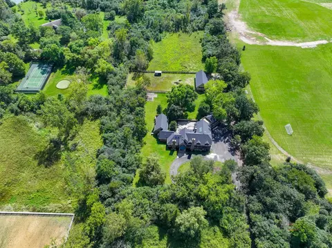 View/Area - 1899 Hilltop Ln, Bannockburn, IL 60015 photo 1 of 5