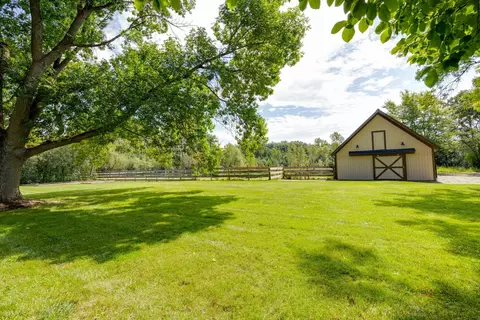 Exterior - 1899 Hilltop Ln, Bannockburn, IL 60015 photo 16 of 20