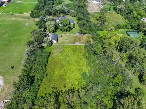 View/Area - 1899 Hilltop Ln, Bannockburn, IL 60015 photo 2 of 5