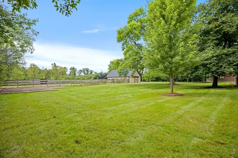 Exterior - 1899 Hilltop Ln, Bannockburn, IL 60015 photo 10 of 20