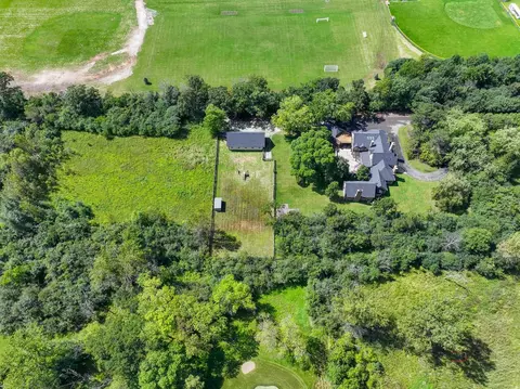 View/Area - 1899 Hilltop Ln, Bannockburn, IL 60015 photo 3 of 5