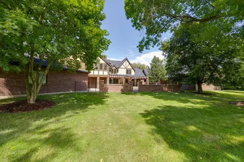 Exterior - 1899 Hilltop Ln, Bannockburn, IL 60015 photo 17 of 20