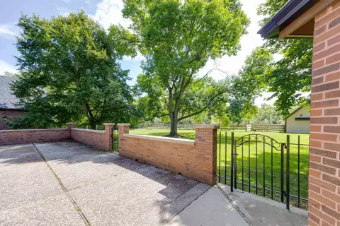Exterior - 1899 Hilltop Ln, Bannockburn, IL 60015 photo 14 of 20