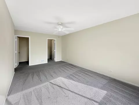 Bedroom - 647 Darien Ct, Hoffman Estates, IL 60169 photo 2 of 7