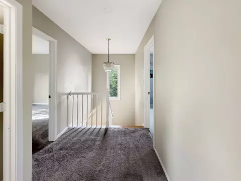 Entry Way - 647 Darien Ct, Hoffman Estates, IL 60169 photo 1 of 1