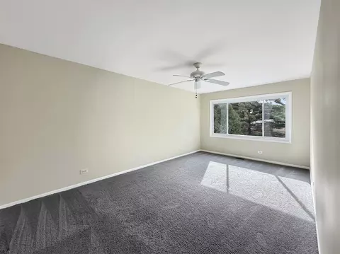 Bedroom - 647 Darien Ct, Hoffman Estates, IL 60169 photo 1 of 7
