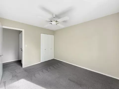 Bedroom - 647 Darien Ct, Hoffman Estates, IL 60169 photo 6 of 7