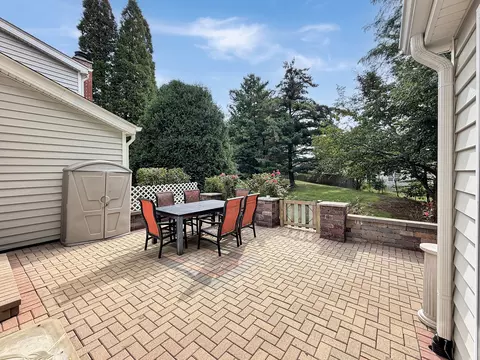 Exterior - 647 Darien Ct, Hoffman Estates, IL 60169 photo 3 of 5