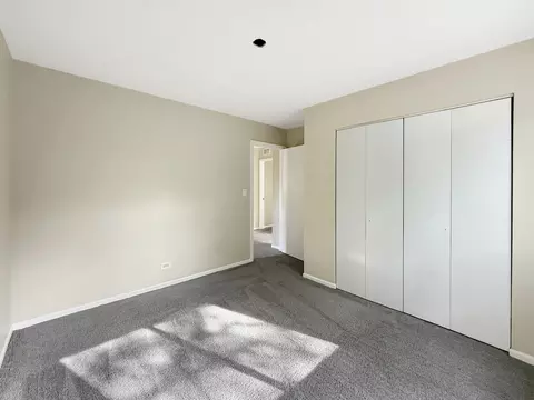 Bedroom - 647 Darien Ct, Hoffman Estates, IL 60169 photo 7 of 7