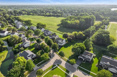 View/Area - 2103 Olde Mill Ln, Mchenry, IL 60050 photo 3 of 4