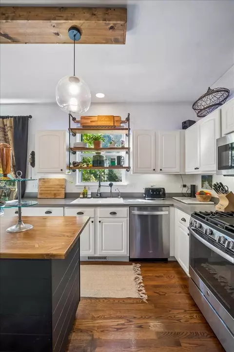 Kitchen - Undisclosed, Mchenry, IL 60050 photo 2 of 3