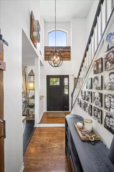 Entry Way - Undisclosed, Mchenry, IL 60050 photo 1 of 2