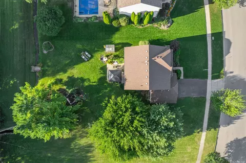 View/Area - 2103 Olde Mill Ln, Mchenry, IL 60050 photo 2 of 4