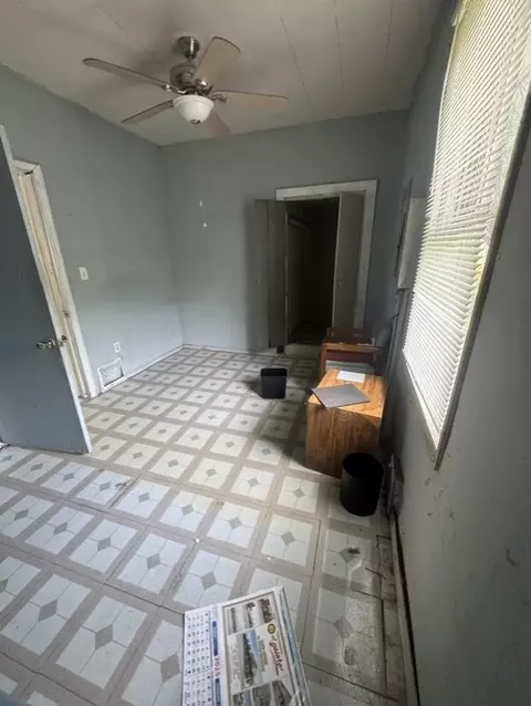 308 Superior St, Aurora, IL 60505 photo 3