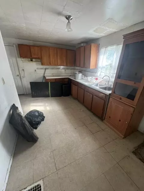 308 Superior St, Aurora, IL 60505 photo 5
