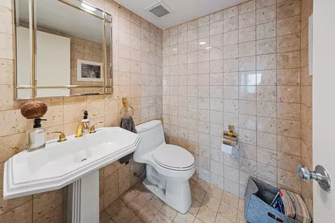 Bath - 175 E Delaware Pl #8608, Chicago, IL 60611 photo 3 of 3