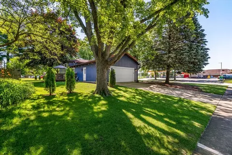 Exterior - 5 Redstart Rd, Naperville, IL 60565 photo 3 of 8
