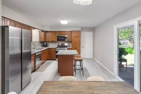 Kitchen - 5 Redstart Rd, Naperville, IL 60565 photo 1 of 4