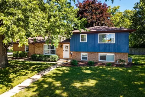 Exterior - 5 Redstart Rd, Naperville, IL 60565 photo 6 of 8