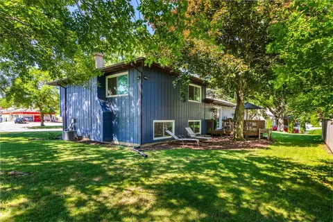 Exterior - 5 Redstart Rd, Naperville, IL 60565 photo 4 of 8