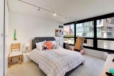 Bedroom - 360 E Randolph St #405, Chicago, IL 60601 photo 2 of 3