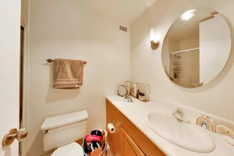 Bath - 360 E Randolph St #405, Chicago, IL 60601 photo 3 of 3