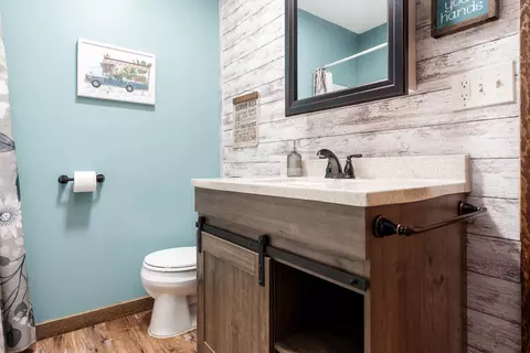 Bath - 608 N 2nd St, Holcomb, IL 61043 photo 3 of 5