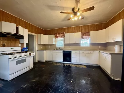 Kitchen - 154 E Third St, Manteno, IL 60950 photo 1 of 3