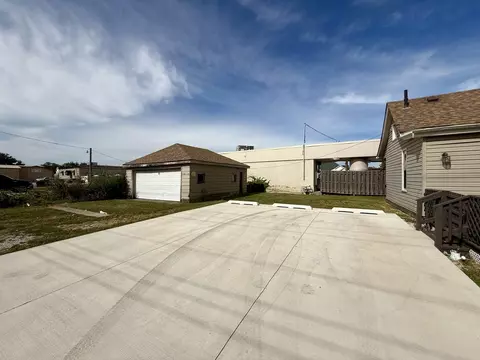 Exterior - 154 E Third St, Manteno, IL 60950 photo 4 of 9