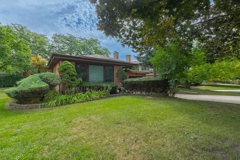 6557 N Christiana Ave, Lincolnwood, IL 60712
