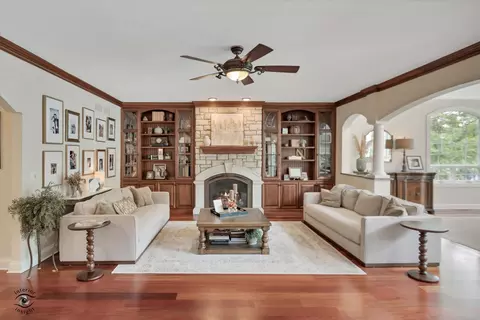 Living - 11646 Kluth Ct, Mokena, IL 60448 photo 2 of 3