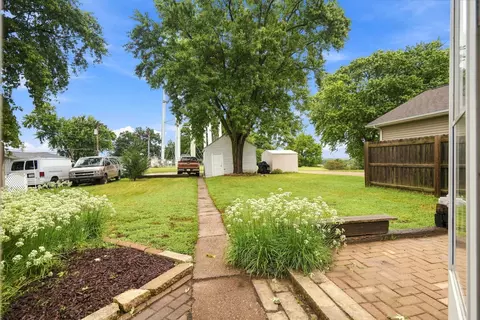 Exterior - 913 3rd Ave, Silvis, IL 61282 photo 6 of 6