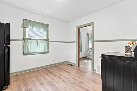 Entry Way - 913 3rd Ave, Silvis, IL 61282 photo 2 of 2