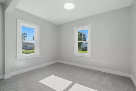 Bedroom - 2618 38th Ave, Moline, IL 61265 photo 3 of 4