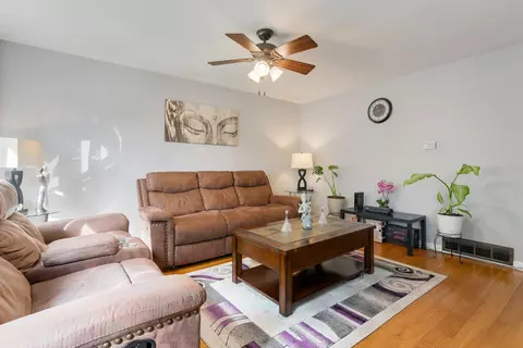 Living - 4605 Warsaw Ave, Lyons, IL 60534 photo 1 of 3